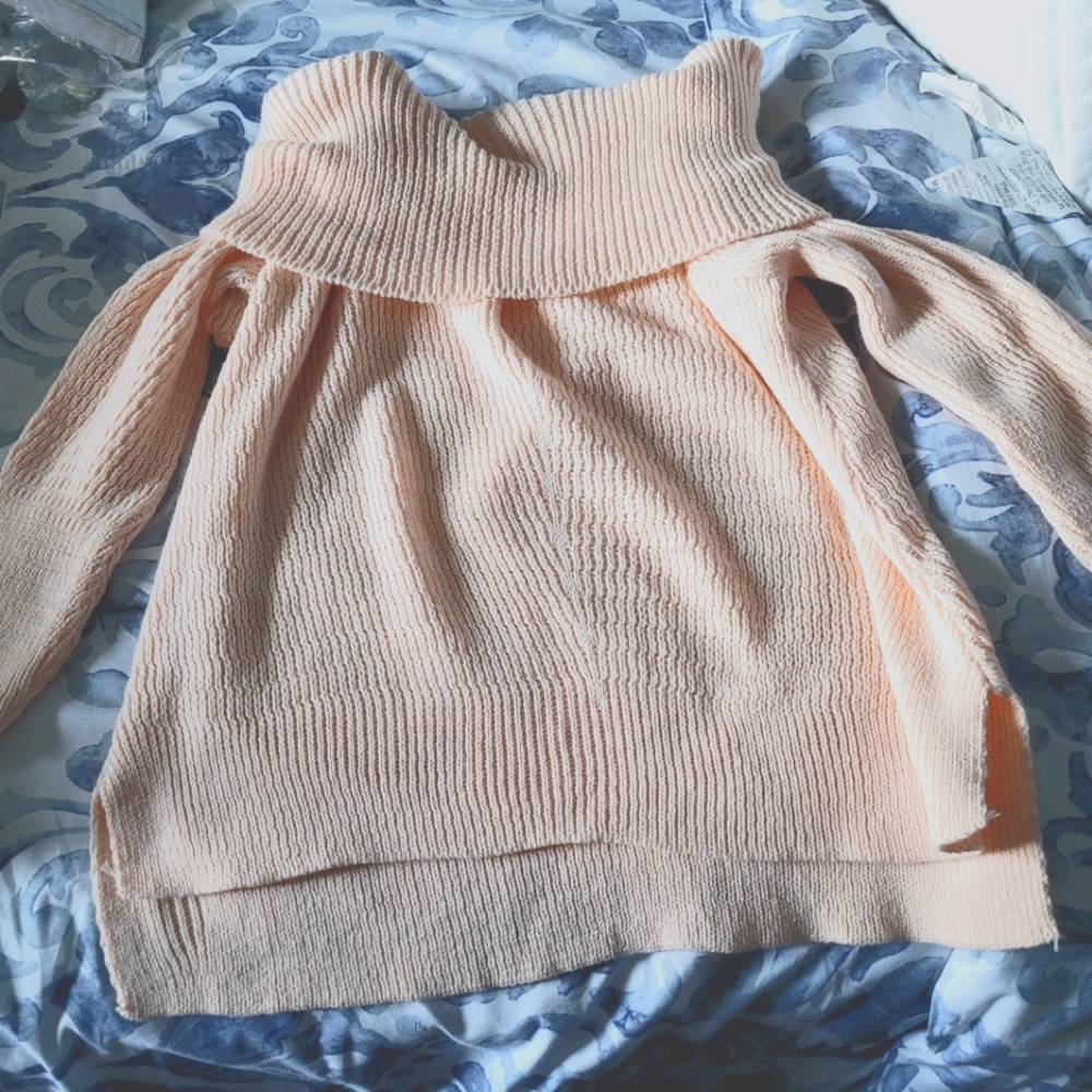 Off shoulder jumper sweater